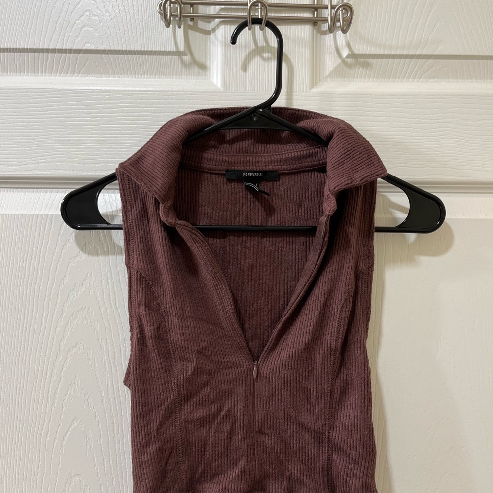 Forever 21 Ribbed Zip-Up Sleeveless Top